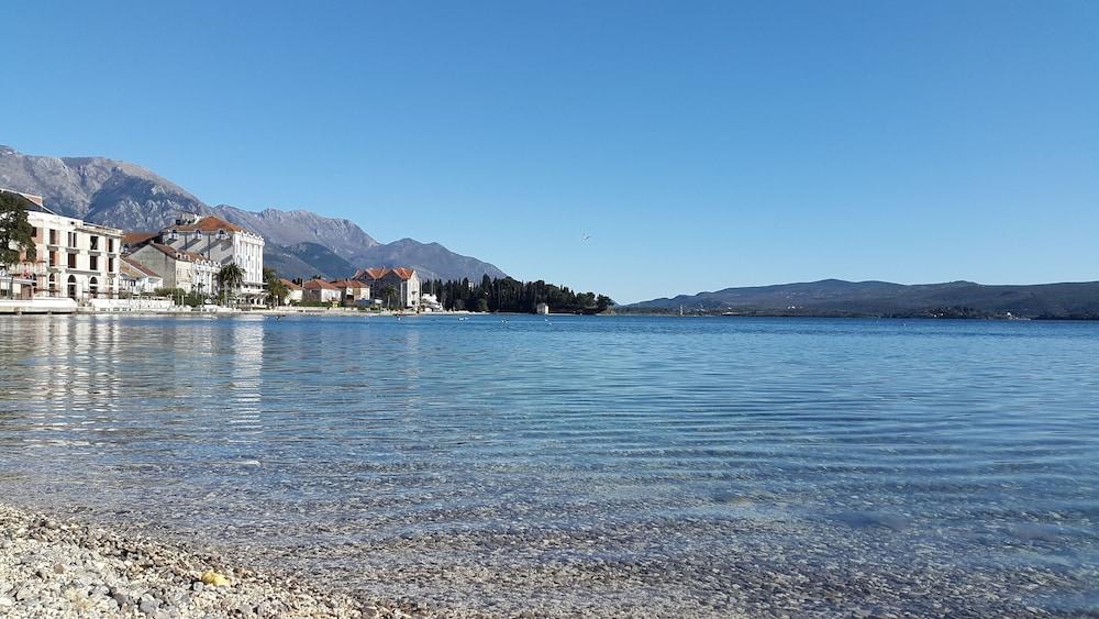 Hotel Magnolia Tivat Exterior photo